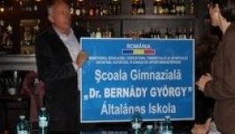 Kiszegezhetik a Bernády iskolatáblát Marosvásárhelyen