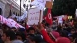 A pártvezér-gyilkosságot tüntetések követik Tunéziában