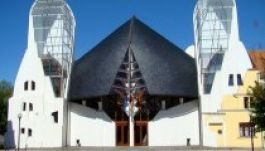 Emlékművet állítanak Makovecz Imrének Makón