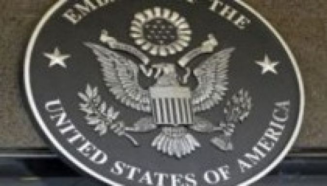 Titokzatos okokból bezárnak az amerikai követségek vasárnap