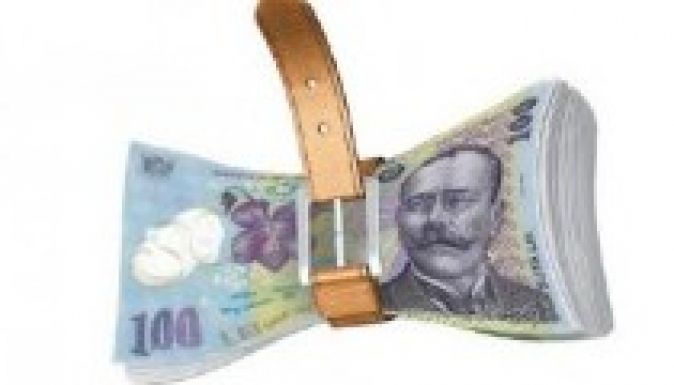 Júniusban 5 lejjel csökkent a nettó átlagbér