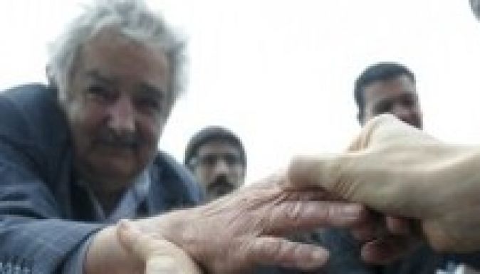 A „világ legszegényebb” elnökéről forgat filmet Kusturica