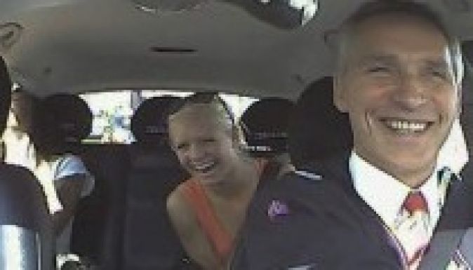 Taxisofőrnek álcázta magát a norvég kormányfő (VIDEÓ)