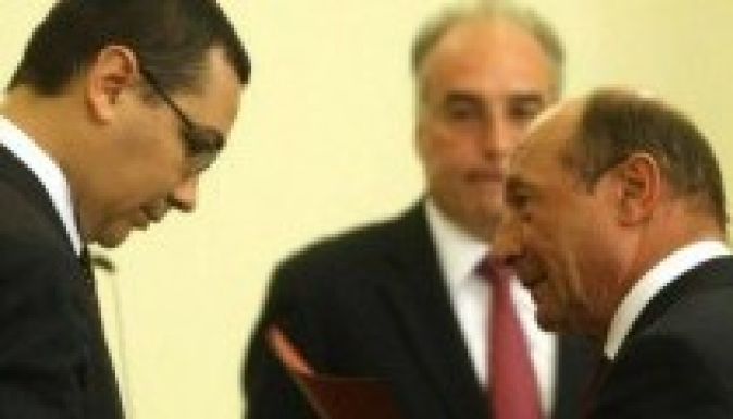 Băsescu: ideje, hogy Ponta elkezdjen kormányozni