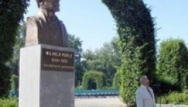 Csak magyar felirat nincs a most avatott temesvári szobron