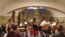 Harmadszorra is visszatérnek Erdélybe a szekszárdi húrpengetők