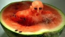 Dinnyesúlysaccoló-verseny és dinnyeszoborfaragás magyar módra