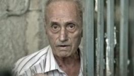 A legfőbb ügyészség vizsgálódik a kegyetlen börtönparancsnok ügyében