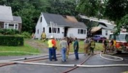 Házakra zuhant egy kisrepülő az Egyesült Államokban