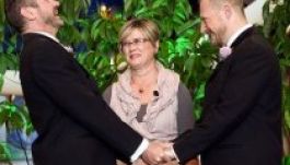 Ezer meleg pár akar összeházasodni Új-Zélandon