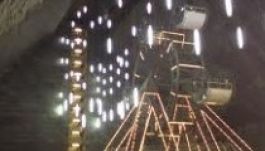 Az óriáskerék foglyai maradtak a tordai sóbánya turistái