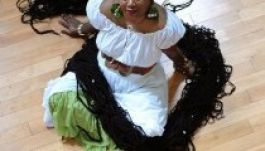 Csak fodrásza mentheti meg a lebénulástól