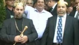 Eltemették a romakirályt, két új királyt koronáztak