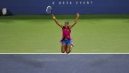 US Open: Djokovics bombaformában, Stosur már kiesett
