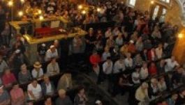 Szóforgatag a zsinagógában: az elutasítástól az elfogadásig