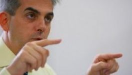 Magánbiztosítással társítanák az egészségügyi alapcsomagot