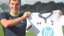 Bemutatta a Tottenham a Steauától megszerzett Vlad Chiricheşt