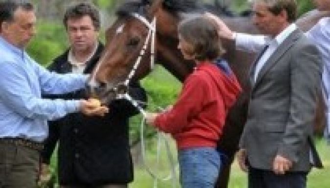 Több ezren vettek búcsút a magyar csodalótól