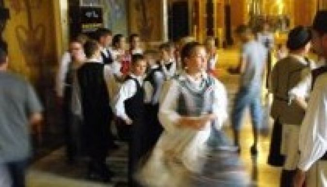 Pörgött a tánc Mezőmadarastól Marosvásárhelyig