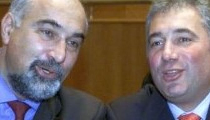 A nemzetgazdaság aláásásával gyanúsítják Vosganiant és Videanut