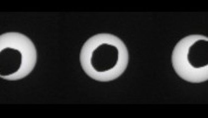 Furcsa napfogyatkozást filmeztek a Marson