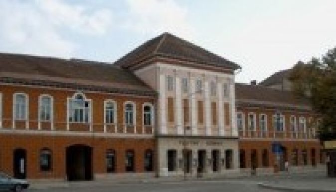 Új előadások a Tamási Áron színházban