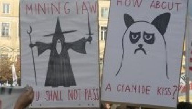 Többen és hangosabban tüntettek Verespatakért