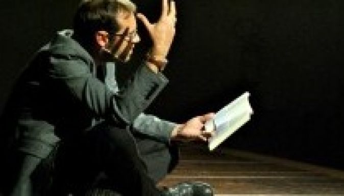 Színházban román feketemunkásokról és olasz pszichiátriáról