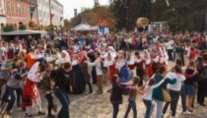 Nemzetközi Néptáncfesztivál és Őszi Vásár Szentgyörgyön