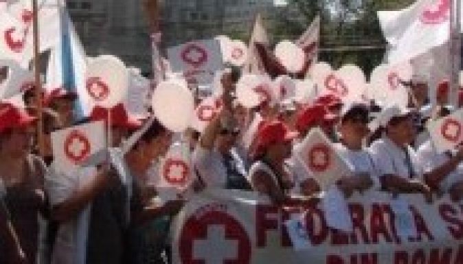 Magasabb bérekért tüntetnek az orvosok