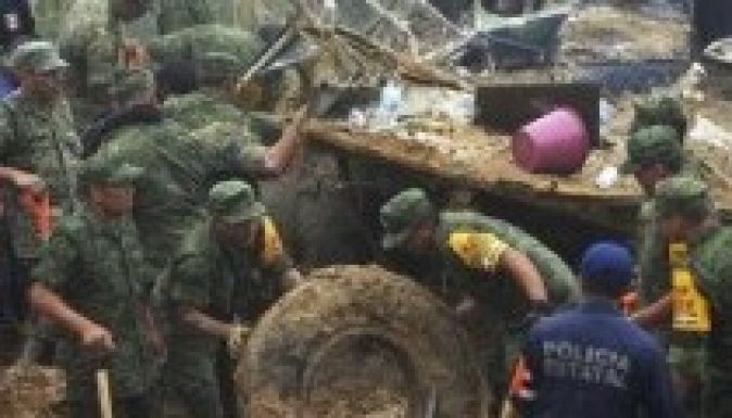 Ítéletidő Mexikóban: 100 halott, 100 ezer összeomlott ház