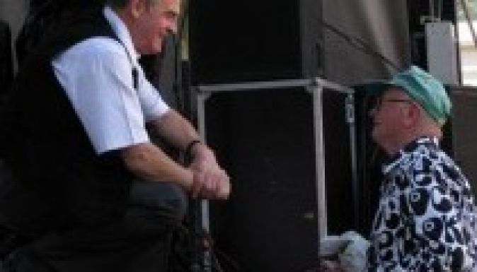 Kincses Elődöt küldi Bukarestbe Tőkés a „hiénák közé”