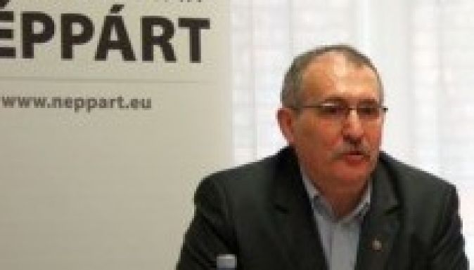 EMNP: pótcselekvés az RMDSZ aláírásgyűjtése