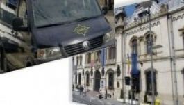 Szabálytalanul parkolt a titkosszolgálati autó a városházánál