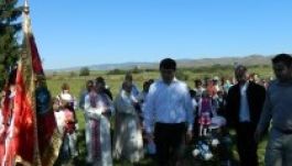 Székelyföldi családok gyűltek össze a szárhegyi Tatárdombnál