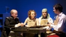 Bukaresti, román nyelvű Tóték vendégszerepel Budapesten