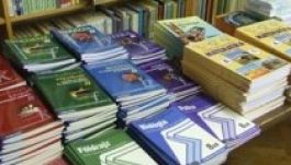 Tankönyvek és kiegészítő anyagok kerülnek a magyar iskolákba