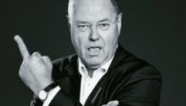 Kinek mutat be a címlapon Peer Steinbrück német kancellárjelölt?