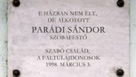 Abszurd emléktáblák (GALÉRIA)