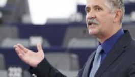 Tabajdi bírálja a kisebbségvédelmi kezdeményezés elutasítását