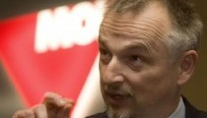 Interpol-körözést adtak ki Hernádi Zsolt Mol-vezér ellen