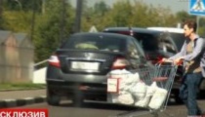 Paparazzo kapta lencsevégre Moszkvában Edward Snowdent