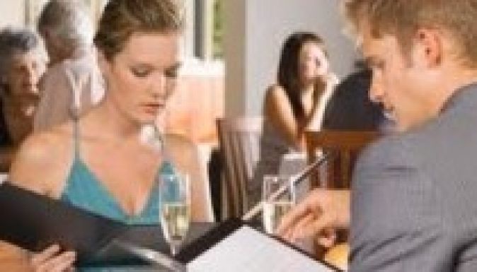 Evés közben tilos beszélgetni egy New York-i vendéglőben