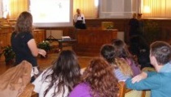 Belekóstoltak az egyetemi életbe a középiskolások