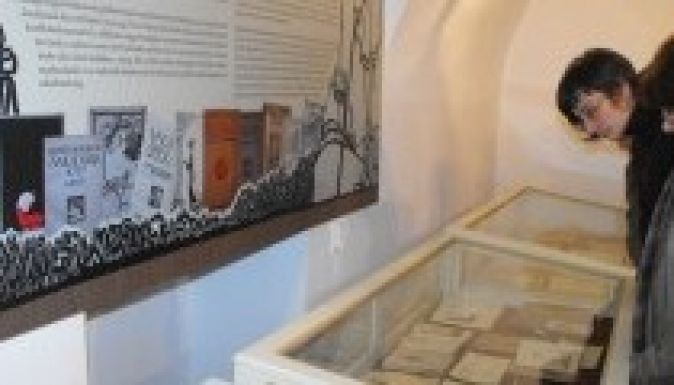 Szecessziós könyvek kiállítása a Teleki Tékában