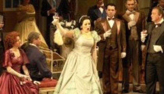 Rendhagyó Traviata-előadás Verdi 200. születésnapján