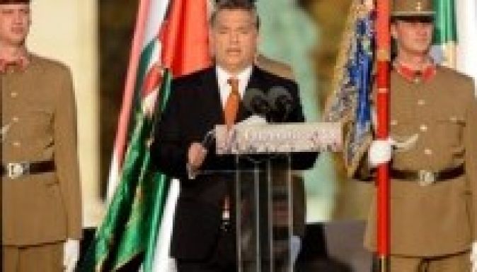 Orbán Viktor: hadrendbe kell állítani csapatainkat