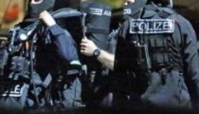 Elkapták Freiburgban a 12 embert túszul ejtő kurd férfit