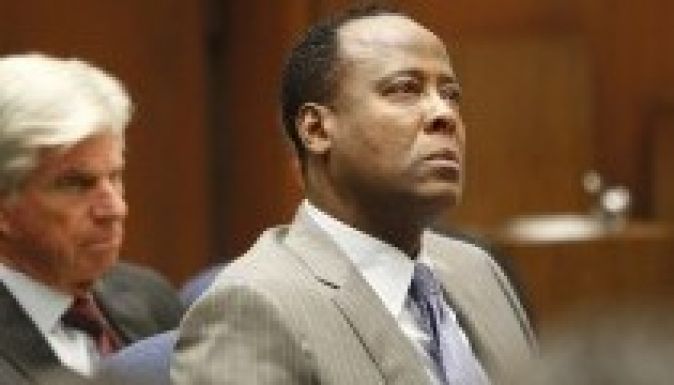 Kiengedték Michael Jackson feltételezett gyilkosát