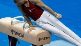 Az olimpiai bajnok Berki Krisztián leesett a lóról és kiesett (videó)